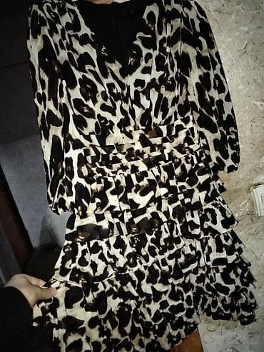 Qadın paltarı – leopard yeni alinib tezedir. Etiketi ustundedir 73 azn