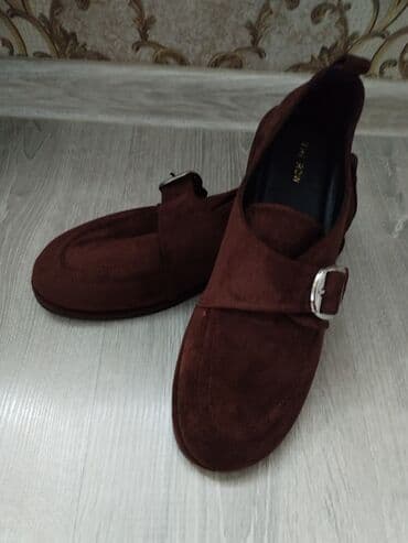 Tərliklər: Məhsul: “The Row” brendi gadin mokasinləri - Material: yumşaq süet — 2