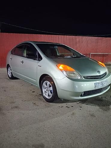 bmw m rol: Toyota Prius (2-ci nəsil) hibrid hetçbek - Hibrid benzin-elektrik güc — 4