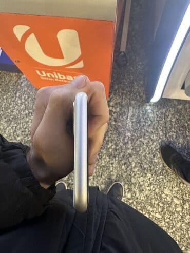 Opel: IPhone 11, Ağ, Face ID — 4