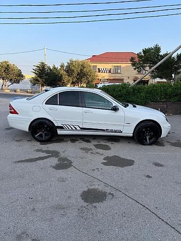Avtomobil satışı: Mercedes-Benz C-Class (W203) sedan – ağ rəng Xüsusiyyətlər: - — 4