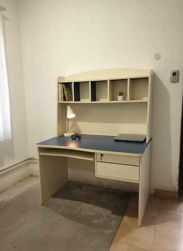 Düz masa, Polkalı, Siyirməli, Sadə laminat lalafo.az -da Düz masa, Polkalı, Siyirməli, Sadə laminat