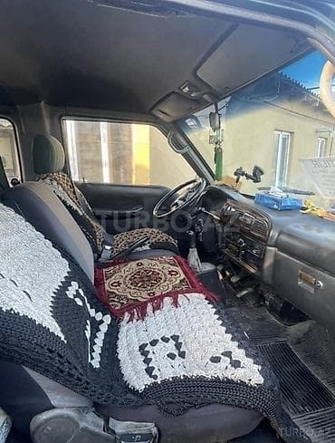 nomrə yeri: Hyundai H-100: 2.5 l | 1997 il Mikroavtobus — 9