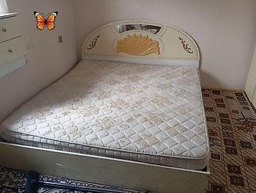 Taxt satılır. - İki nəfərlik taxt, başlıq hissəsi dekorativ güzgü və