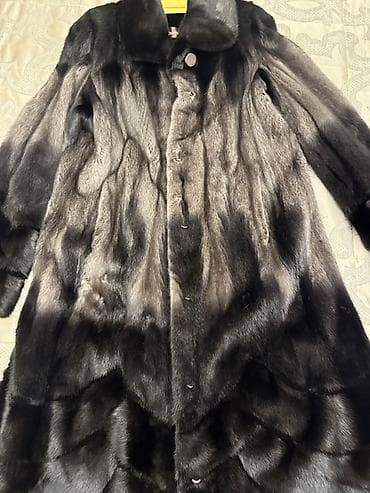 Premium xəz palto – FEMINA - Model: uzun, düz siluetli - Material