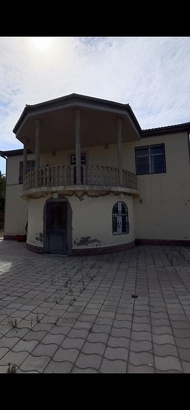 sabuncu ev: Saray 7 otaqlı, 260 kv. m, Orta təmir — 1
