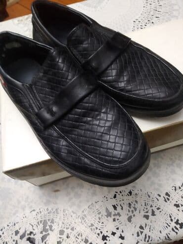 Makasinlər qara rəngdə .Hər biri 9man.32,31və27 razmerlər