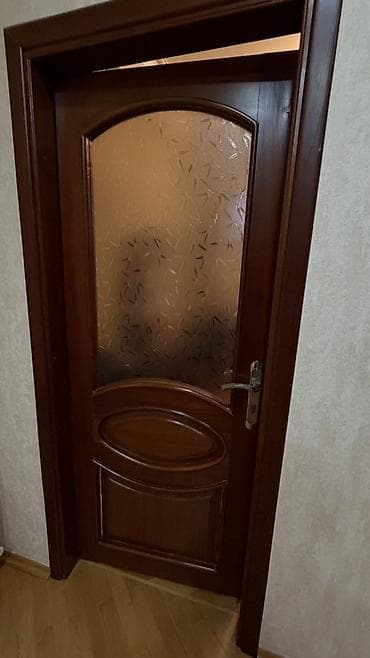 seyf qapi: Temiz taxta qapi
En 80 uz 206


1ed 150m
5eded taxta qapi var — 2