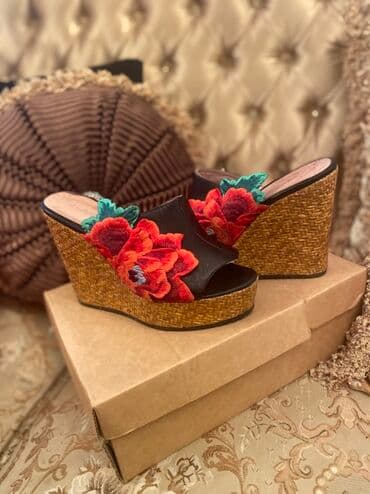 Basanoşka və səndəllər: Qadın ayaqqabıları – 2 model bir yerdə 1) Qırmızı stilettolar - — 3