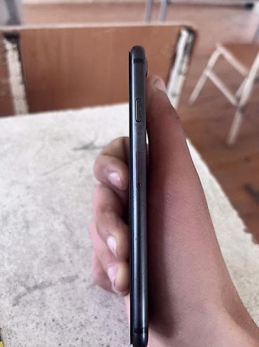 plesteyşin 3: IPhone 7, 128 GB, Qara, Zəmanət, Barmaq izi, Simsiz şarj — 4