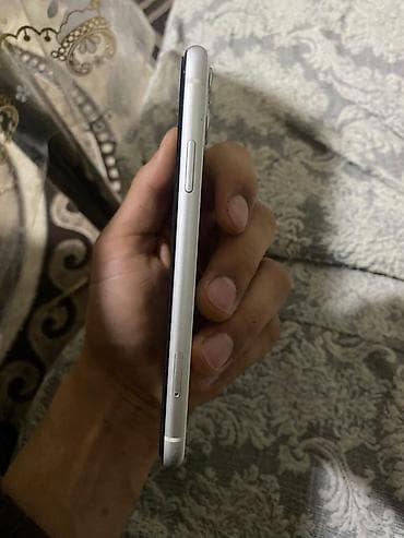 nokia 81 10: IPhone 11, Ağ, Face ID — 3