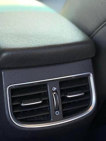 Hyundai Elantra: 1.6 l | 2018 il Sedan — 8