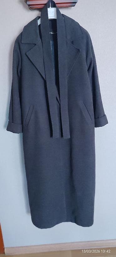 Qadın uzun palto - Rəng: tünd boz/qaraya yaxın - Uzunluq: baldırdan