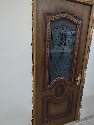 taxta gapilar: 8 ədəd Rusiya qapısı 7 ədədi 90x205 1 ədədi 1.30x205 Ünvan — 4