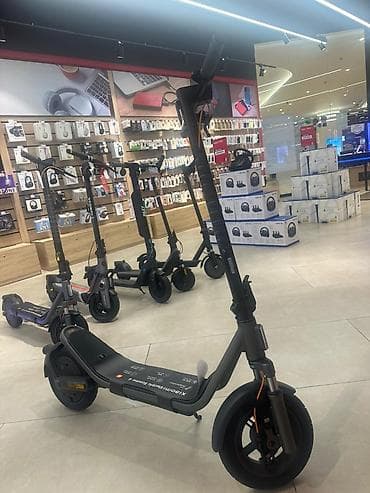 Şəhər içi sərin və çevik hərəkət üçün elektrikli skuter