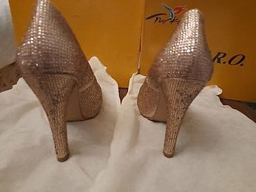 qızılı ayaqqabı: G.U.E.R.O. qadın tuflisi - Model: klassik “pump” stili - Rəng — 2