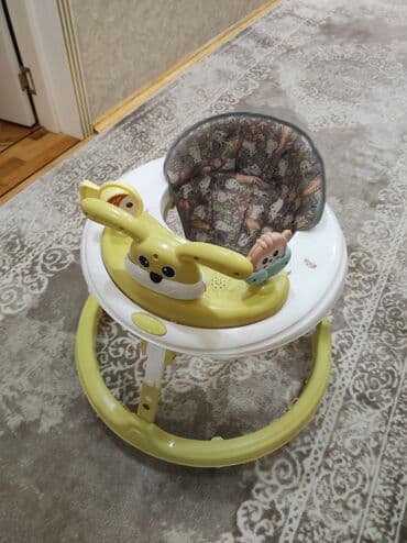 əsa: Uşaq gəzdirəci / manej - Rəng: açıq yaşıl və ağ - Dairəvi baza və 6 — 2