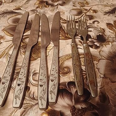 Kolleksiya bıçaq‑çəngəl dəsti - Tərkib: 4 bıçaq və 2 çəngəl -