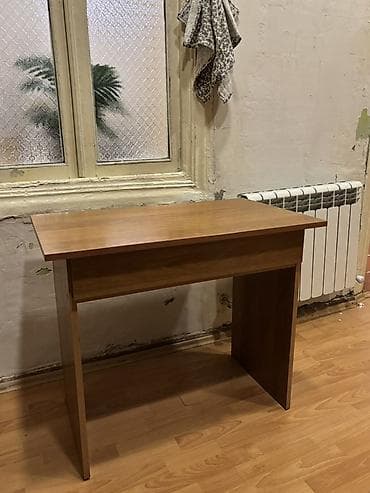 Офисные столы: Məhsul: Kompakt iş/yaradıcılıq masası, çekmecəli - Material: Taxta — 1