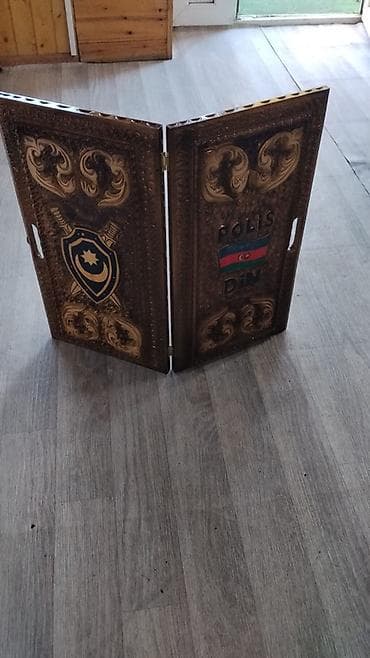 Nərdlər: Ağacdan oyma milli naxışlarla işlənmiş qatlanan stolüstü oyun dəsti — 1