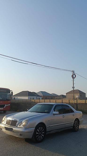 mercedes e240 kompressor: Mercedes-Benz E-Class: 2.3 l | 1996 il Sedan — 2