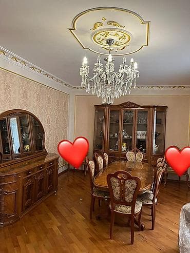 Qonaq otağı üçün, Açılmayan, Oval masa, 8 stul