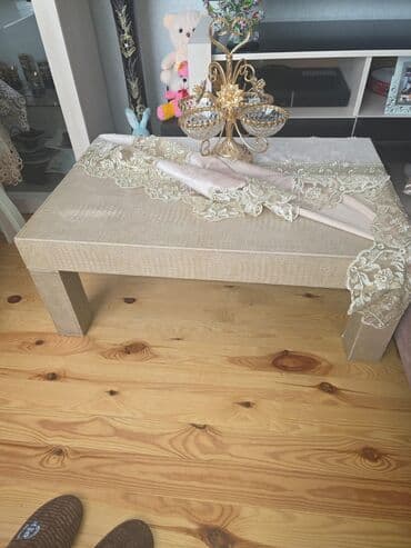 Taburetlər: Jurnal masası, Açılmayan, Taxta, Dördbucaq masa — 1