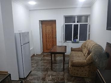 ev menzil: Kirayə üçün 1 otaqlı mənzil (studiyaya yaxın plan). Şəkillərdə — 6