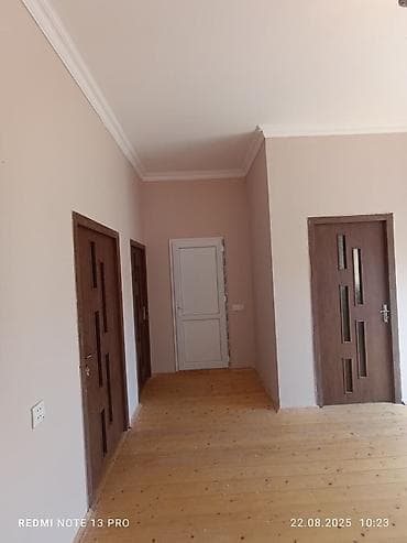 Kirayə evlər: Kirayə verilir.Həyətyanı torpaq sahəsi və fərdi yaşayış evi 3 otaqlı — 8