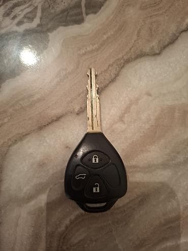 Toyota avtomobilləri üçün orijinal tipli uzaqdan idarəetməli açar lalafo.az -da Toyota avtomobilləri üçün orijinal tipli uzaqdan idarəetməli açar
