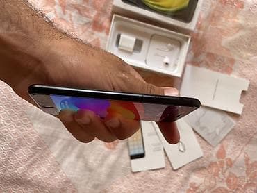 iphone x barter: IPhone SE 2020, Qara, Barmaq izi — 5