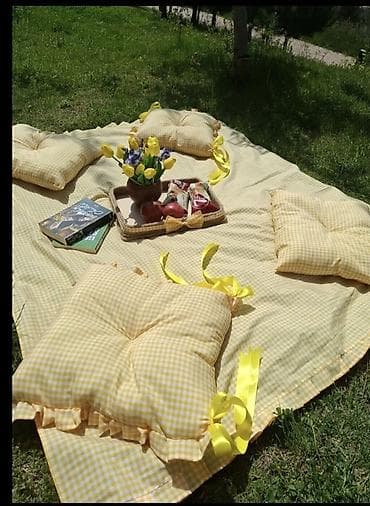 Piknik dəsti – sarı-bəyaz xırda dama naxışlı Tərkib: - Geniş piknik