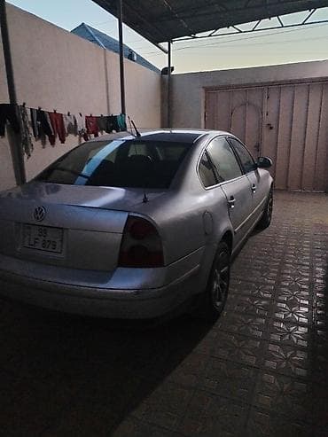 honda civic 2013: Volkswagen Passat: 1.8 l | 2004 il Sedan — 4