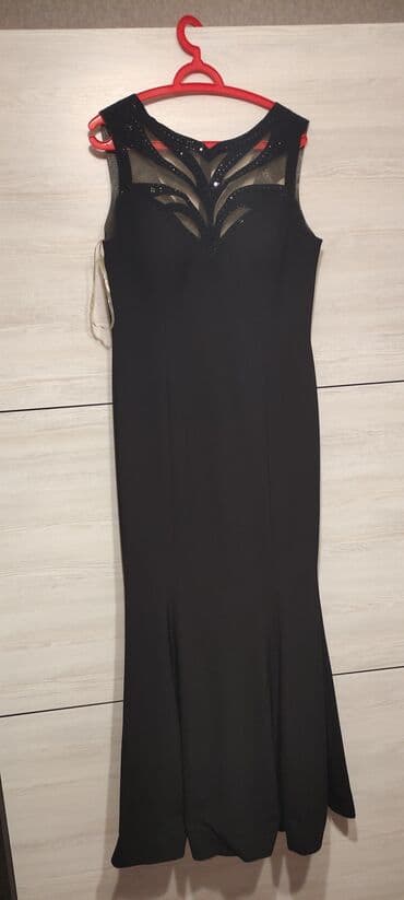 hörümçək adam paltarı: Toy libasi.Bir defe geynilib. 100 man
Razmeri 42/44 — 2