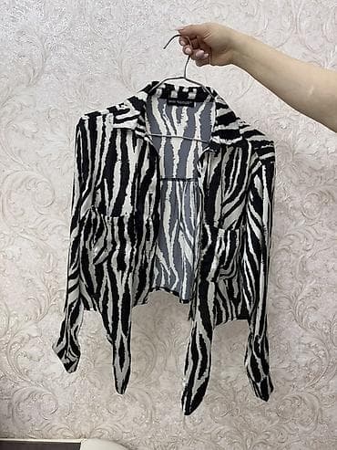 Zebra naxışlı qısa qadın köynəyi - Rəng: qara-ağ zebra print -