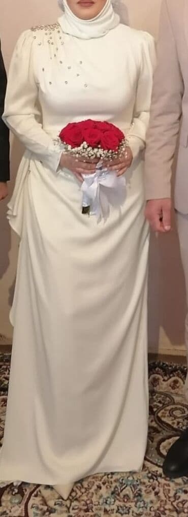 Kürklər: Ağ rəngli zərif gəlinlik – hicablı dizayn 200 manata alinib 100 — 1