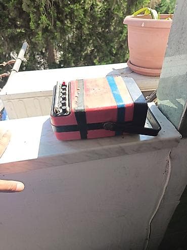 Televizorlar: Kompakt vintage cib televizoru və radio kombosu - Portativ dizayn — 3