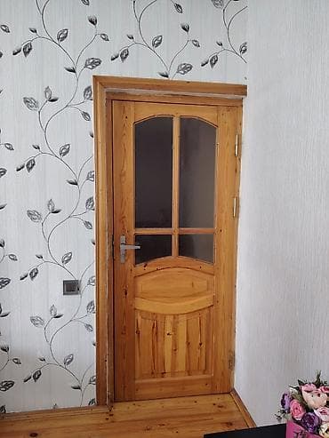 Taxta interyer qapısı - Material: təbii ağac (şam teksturası). -