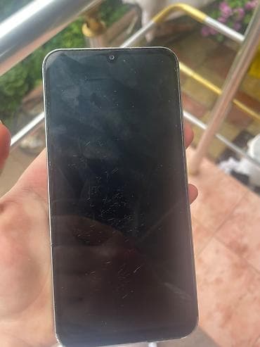 işlenmiş telfonlar: Samsung Galaxy A24 Arxasında cızıqlar var qabag ekranındada yungul var — 6