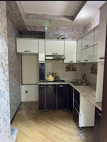 Metbex mebeli tecili satlir Üst şkaf 1.85 + 2.40 ölçüdə. Alt şkaflar