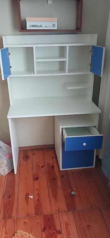 Oğlan və qız üçün, Siyirməli, Yazı masası, Stulsuz