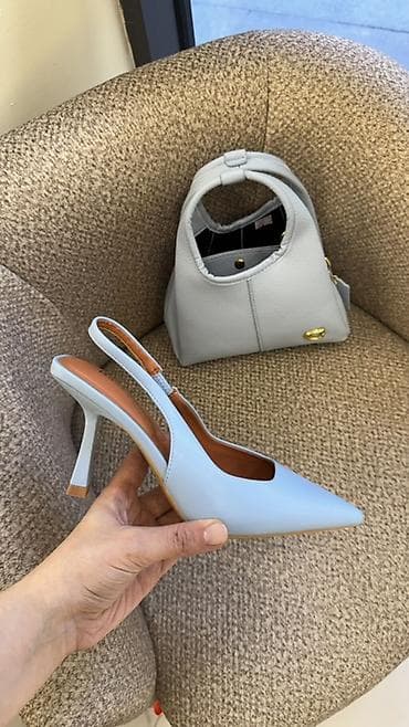 geyim dəsti: Mavi tonlarda qadın dəsti – slingback stilettolar və mini çanta - — 1
