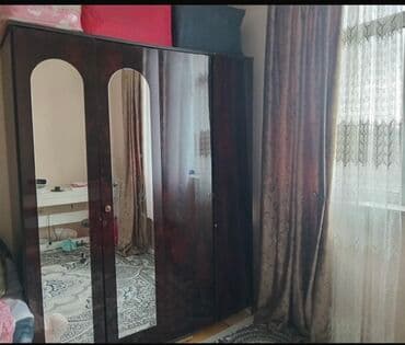 Divanlar: Açılan, 4 qapılı Düz dolab, Qarderob, paltar dolabı — 1