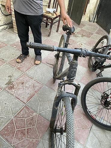 Şəhər və yüngül off-road gəzintiləri üçün klassik dağ velosipedi — 2