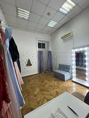 icarəyə: İcarəyə verilən studiya/kommersiya məkanı Təyinatlar: - Geyim butiki — 3