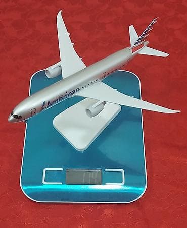 American Airlines təyyarə maketi – vitrin/masaüstü dekoru — 3