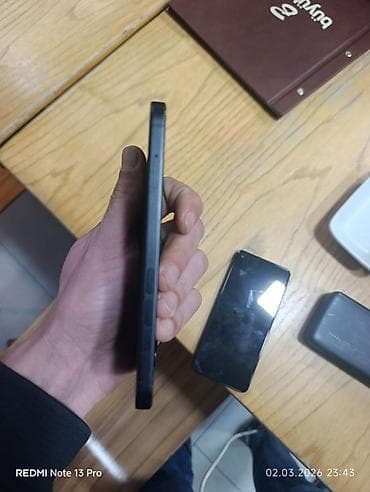 apple xr: IPhone 15, 128 GB, Qara, Simsiz şarj, Face ID — 4