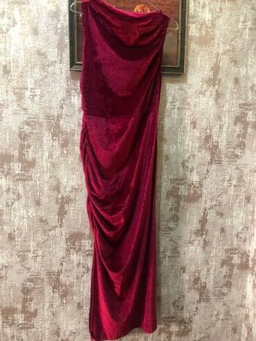 toy geyimi: Yenidir M-L razmere geden Qırmızı məxməri axşam/gecə geyimi - — 1