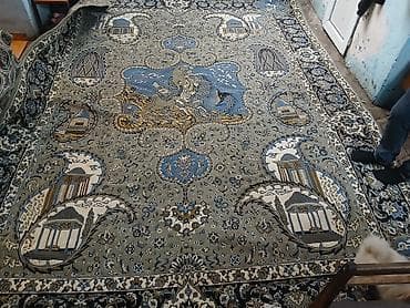 Şərqli motivli böyük ölçülü xalça - Naxış və süjet: Mərkəzdə mifoloji