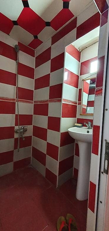 Qarajlar: Qara Qarayev metr/s yani Ayla ş ile uz uze binada 5/3 iwiq qaz su — 5